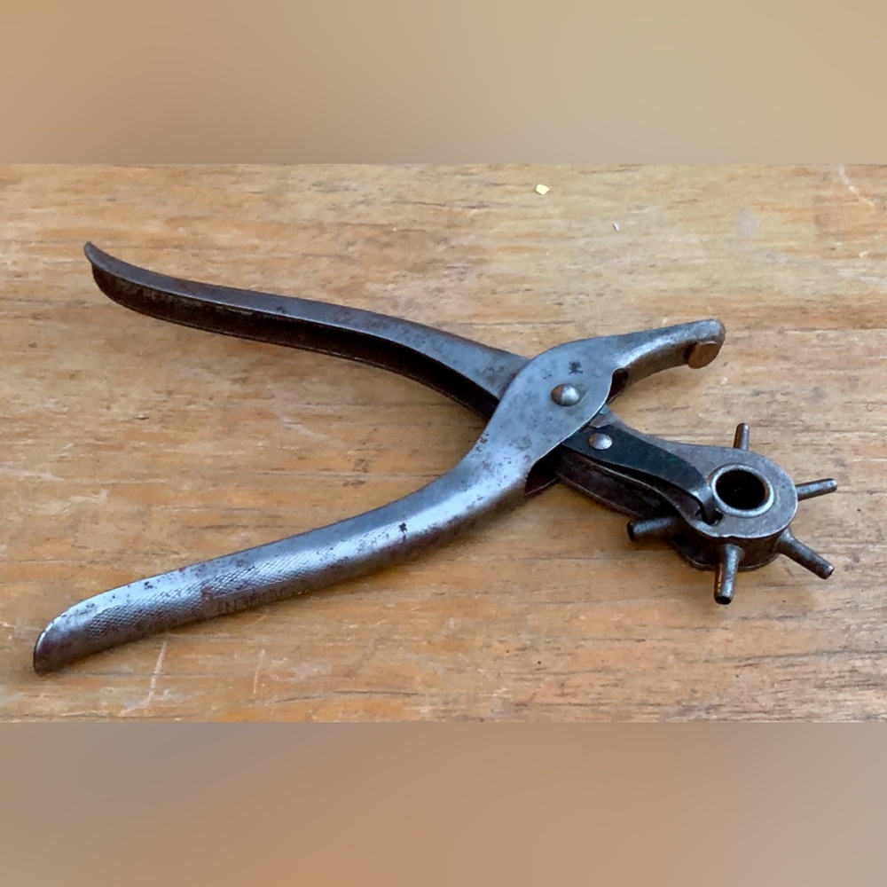 Vintage Sargent & Co. Solid Metal Rotating 6 Size Leather Hole Punching Tool